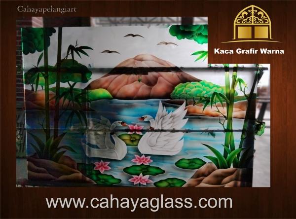 Kaca Grafir Semi Dimensi Warna